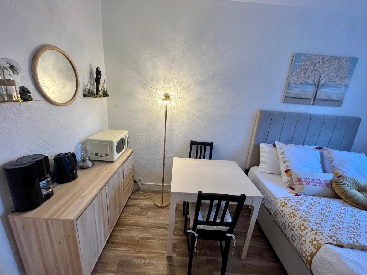 Studio Situe A 5 Min Du Chateau De Versailles Et Stationnement Gratuit Exterior photo